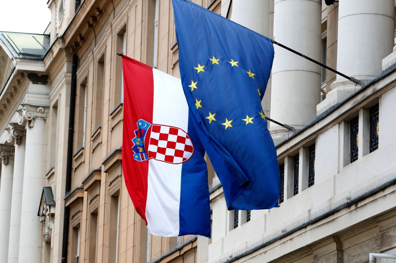 croatia flag jun22