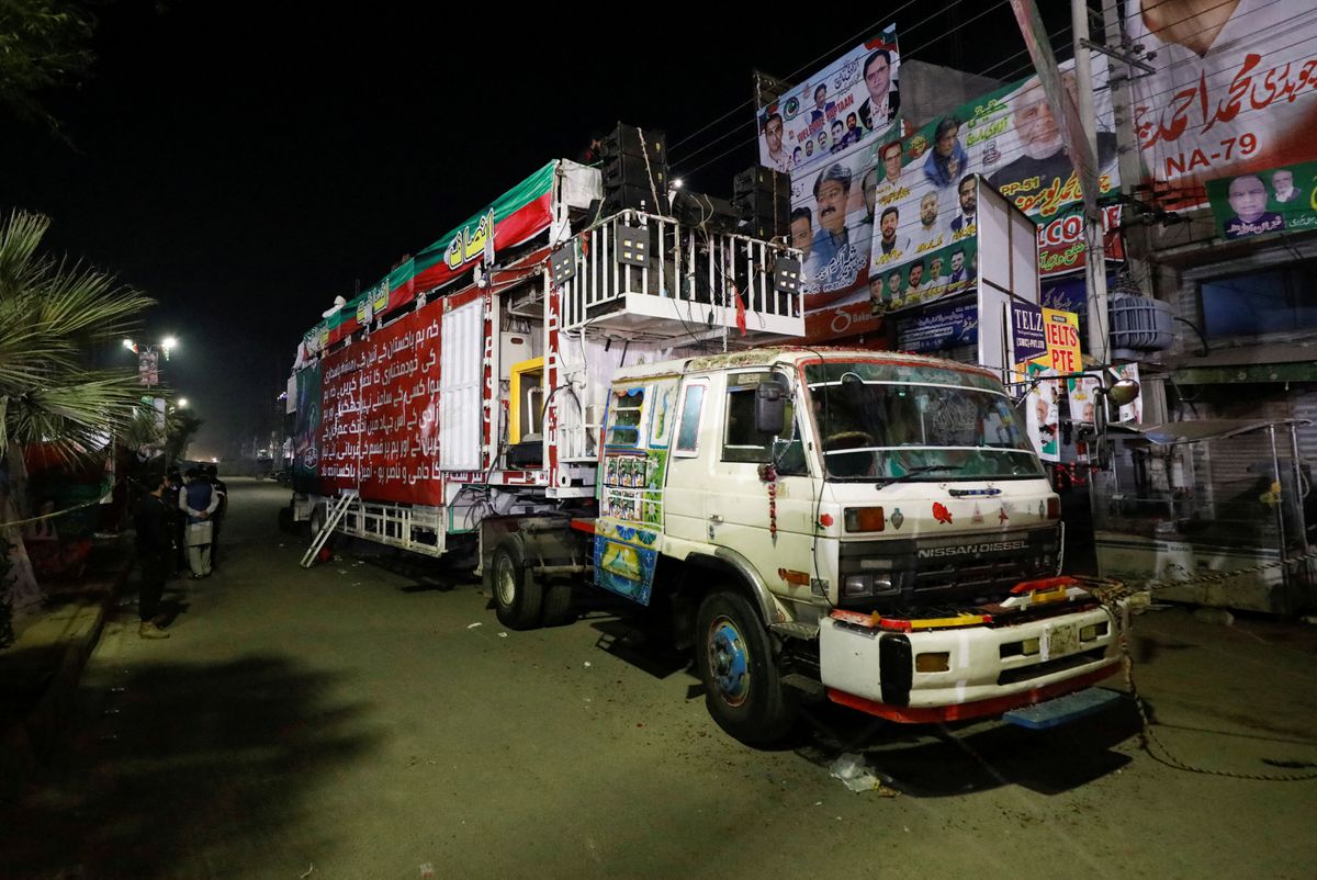 pakistan khan truck